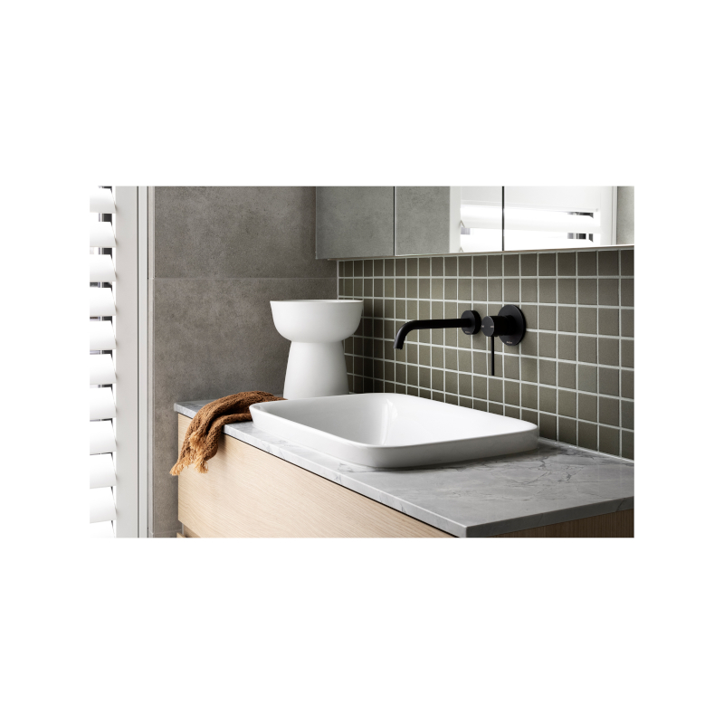 phoenix-vivid-slimline-wall-basin-outlet-180mm-curved_MatteBlack_2